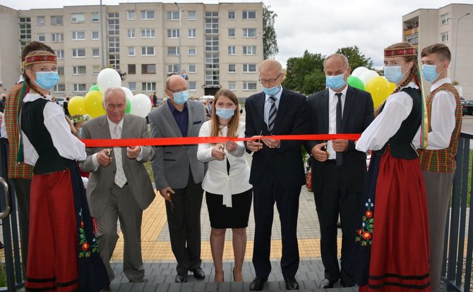 Rūtos Averkienės nuotr,/Varėnos Jadvygos Čiurlionytės menų mokyklos atidarymas