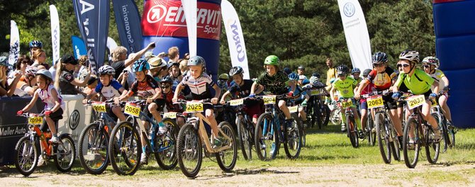 Projekto partnerio nuotr./Vaikų startas MTB dviračių rungtynėse