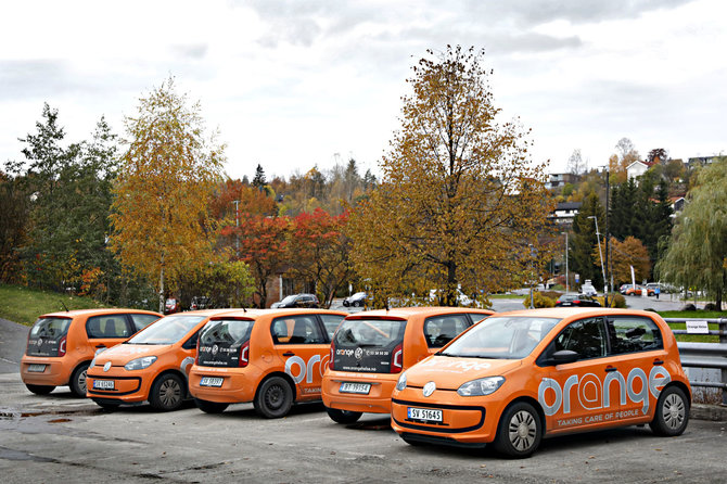 Dan P. Neegaard/Aftenposten nuotr./„Orange“ automobiliai" 