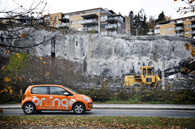 Dan P. Neegaard/Aftenposten nuotr./„Orange“ automobiliai" 