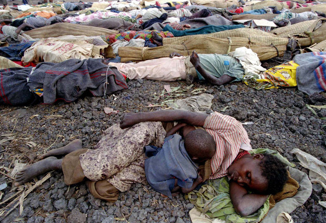 „Reuters“/„Scanpix“ nuotr./Tutsiai pabėgėlių stovykloje