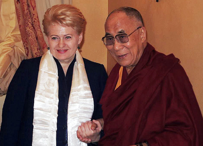 AFP/„Scanpix“ nuotr./Dalia Grybauskaitė ir Dalai Lama