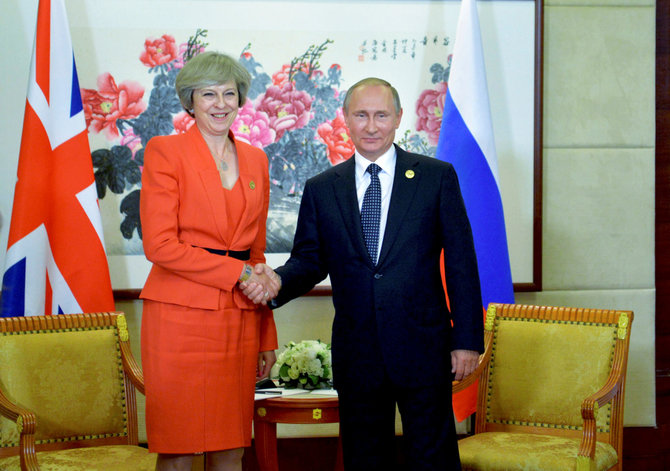 „Reuters“/„Scanpix“ nuotr./Theresa May ir Vladimiras Putinas