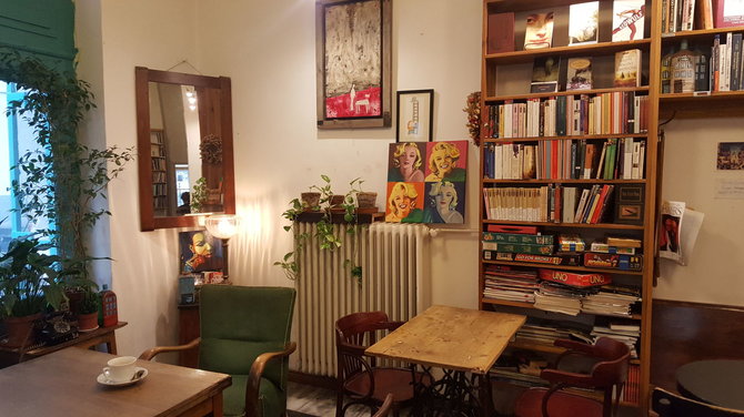 Eglės Krištopaitytės nuotr./Kavinė „Massolit Books & Café“