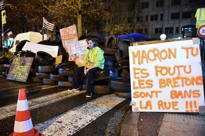 AFP/„Scanpix“ nuotr./„Geltonųjų liemenių“ protestai Prancūzijoje