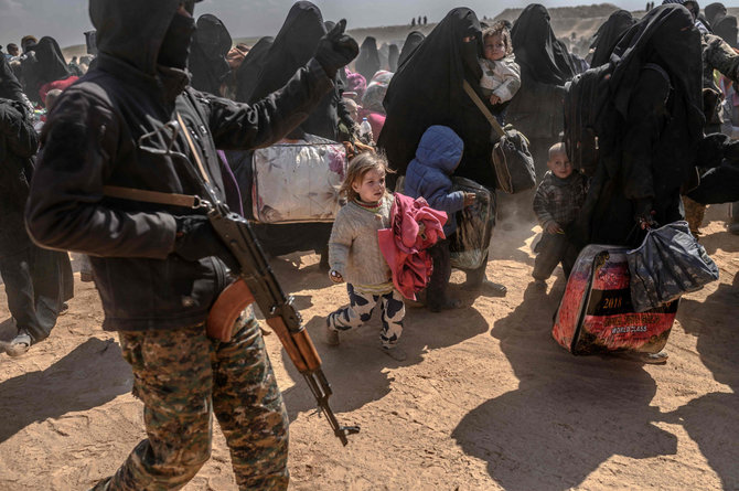 AFP/„Scanpix“ nuotr./Pabėgėliai iš kalifato