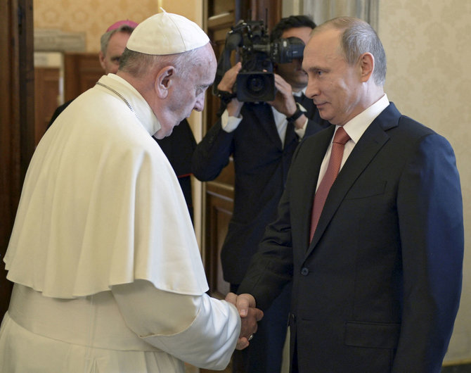 „Reuters“/„Scanpix“ nuotr./Popiežius Pranciškus iš Vladimiras Putinas