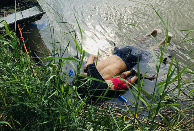 AFP/„Scanpix“ nuotr./JAV ir Meksikos pasienyje nuskendę salvadoriečiai