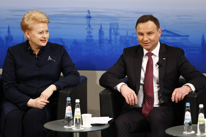 „Scanpix“/AP nuotr./Dalia Grybauskaitė ir Andrzejus Duda