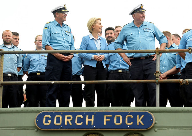 „Reuters“/„Scanpix“ nuotr./Ursula von der Leyen mokymų laive „Gorch Fock“