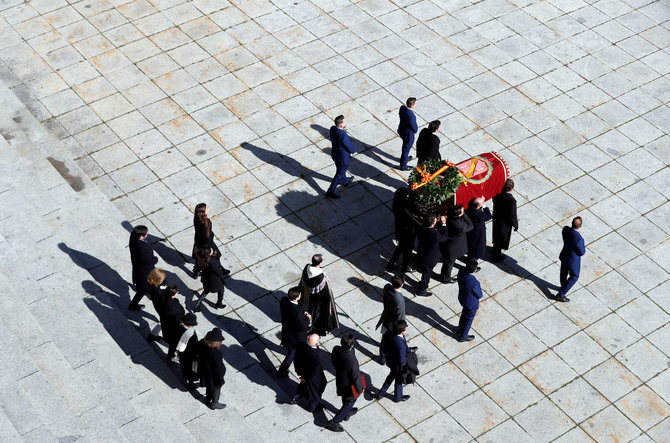 „Reuters“/„Scanpix“ nuotr./Ispanijoje ekshumuoti diktatoriaus Francisco Franco palaikai