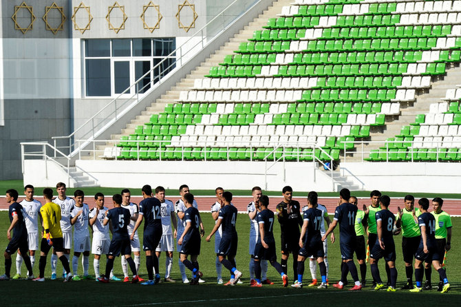 AFP/„Scanpix“ nuotr./Futbolo varžybos Turkmėnistane pandemijos metu