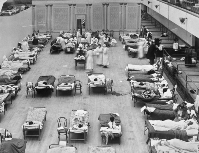 „Scanpix“/AP nuotr./Laikina ligoninė JAV ispaniškojo gripo pandemijos metais
