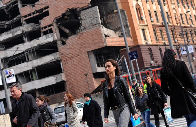 AFP/„Scanpix“ nuotr./Pastatas Belgrade, sugriautas bombardavimo metu