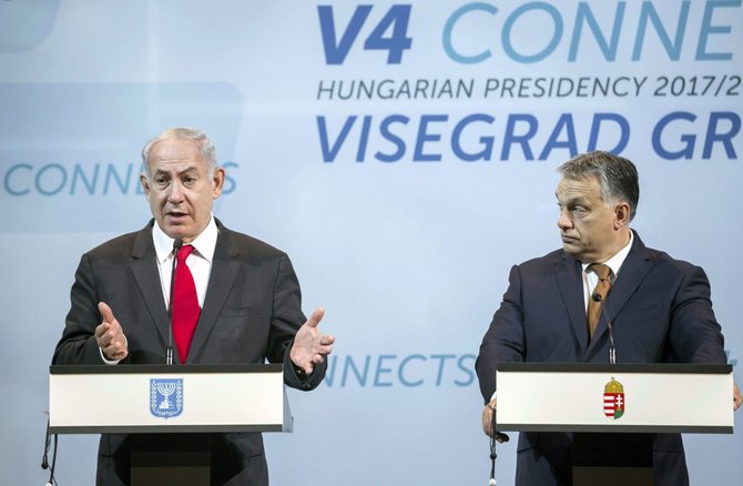 „Scanpix“/AP nuotr./Benjaminas Netanyahu ir Viktoras Orbanas