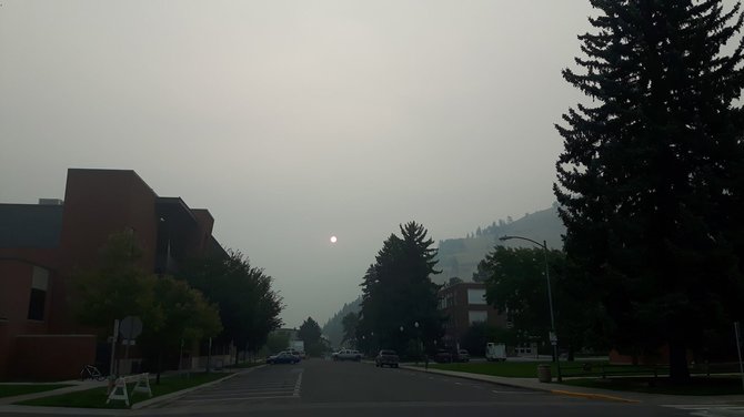 Asmeninė nuotr./Miško gaisro dūmais padengtas Montanos dangus