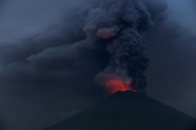 „Reuters“/„Scanpix“ nuotr./Agungo ugnikalnis Balyje