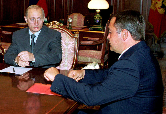 „Reuters“/„Scanpix“ nuotr./Vladimiras Putinas ir Michailas Lesinas