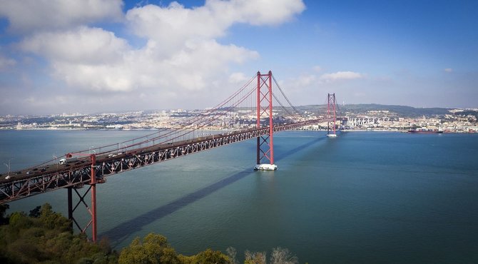 pixabay.com nuotr./Balandžio 25-osios tiltas Lisabonoje