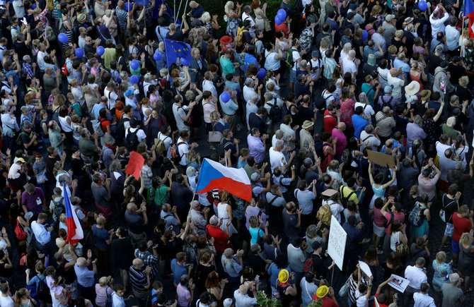 „Reuters“/„Scanpix“ nuotr./Protestas prieš Andrejų Babišą