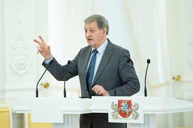 Roberto Riabovo / BNS nuotr./Prezidentas įteikė Nacionalines kultūros ir meno bei Jono Basanavičiaus premijas