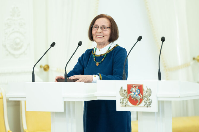 Roberto Riabovo / BNS nuotr./Prezidentas įteikė Nacionalines kultūros ir meno bei Jono Basanavičiaus premijas
