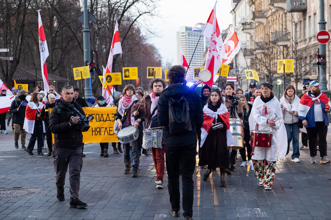 Roberto Riabovo / BNS nuotr./Baltarusių opozicija surengė eiseną nuo Lukiškių aikštės