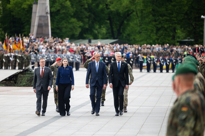 Roberto Riabovo / BNS nuotr./Borisas Pistorius, Dovilė Šakalienė, Friedrichas Merzas, Gitanas Nausėda