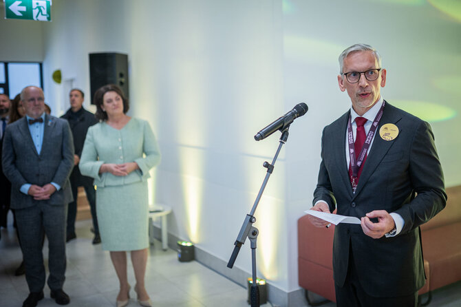 Roberto Riabovo / BNS nuotr./Santaros klinikų vadovas prof. Tomas Jovaiša