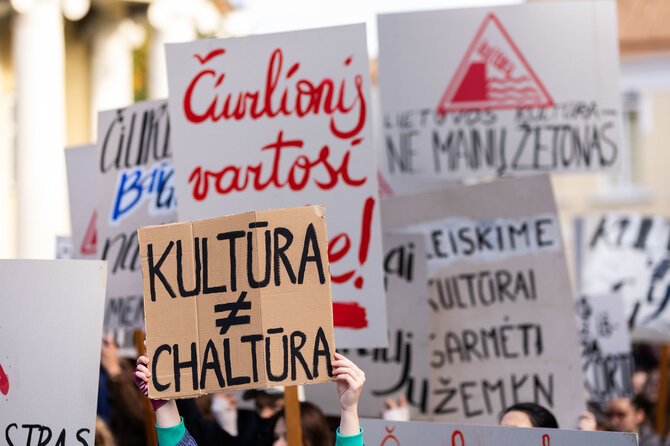 Roberto Riabovo / BNS nuotr./Kultūros bendruomenės protestas prieš kandidatą į kultūros ministrus