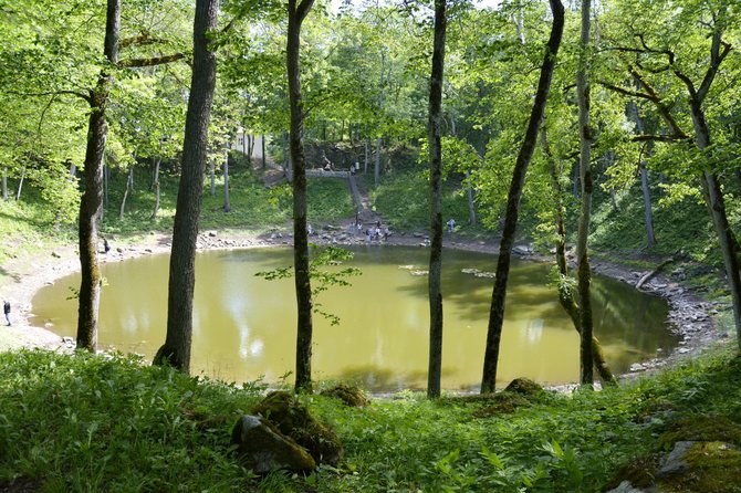 Kelionių organizatoriaus „GRŪDA“ nuotr./Kalio meteoritinis krateris, Saremo sala, Estija