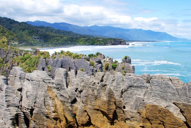 Kelionių organizatoriaus „GRŪDA“ nuotr./„Pancake“ uolos ir Tasmano jūros pakrantė, Naujoji Zelandija