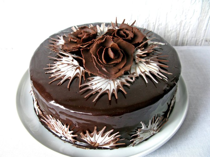Asmeninio arch. nuotr./Reginos apšerkšnijęs šokoladinis kavos tortas