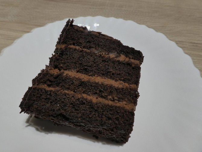 Asmeninio arch. nuotr./Reginos apšerkšnijęs šokoladinis kavos tortas