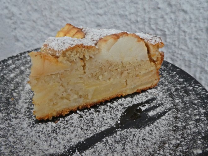 Asmeninio arch. nuotr./Reginos obuolių pyragas