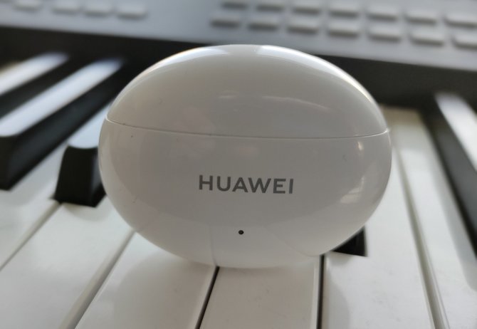 R.Kažimėko nuotr./Huawei FreeBuds 4i ausinės