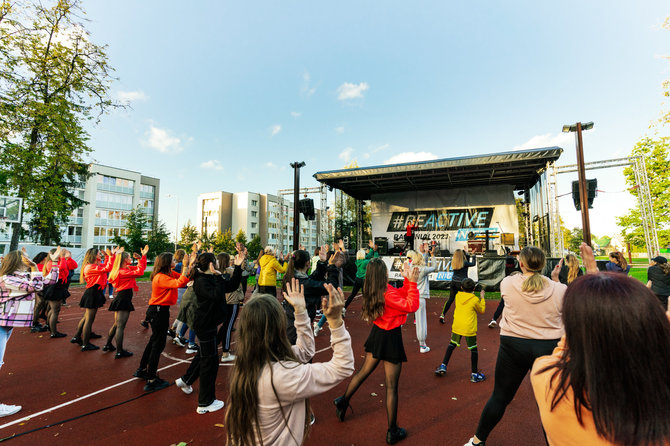 Organizatorių nuotr./Sporto šventė „BeActive Night“ Raseiniuose