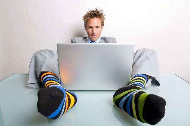 Shutterstock nuotr./Vyras žiūri pornografiją