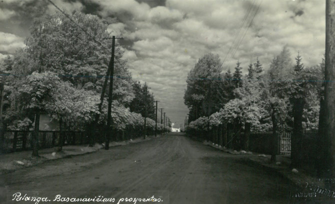 Igno Stropaus nuotr./Basanavičiaus gatvė, Palanga, XX a. 3–4 deš. Iš Dainiaus Raupelio kolekcijos