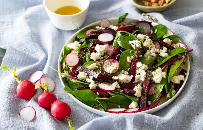 Shutterstock nuotr./Burokėlių salotos su feta