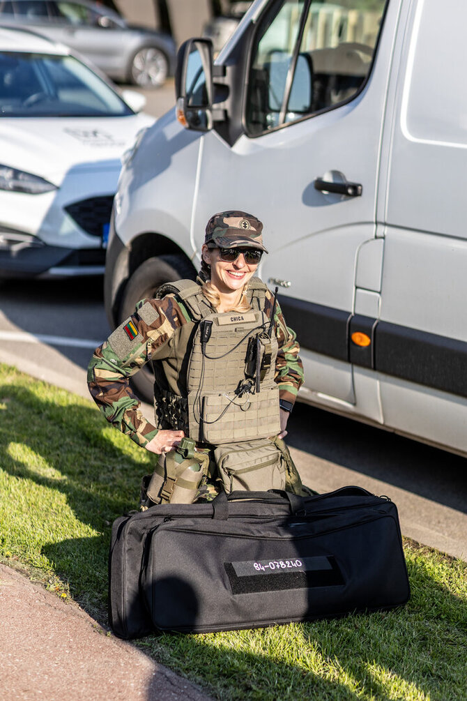Viganto Ovadnevo nuotr./Pratybose Valdonė būna kartu su savo šauliais – mato jų augimą iš arti, pati veda užsiėmimus ir padeda įveikti pirmuosius iššūkius