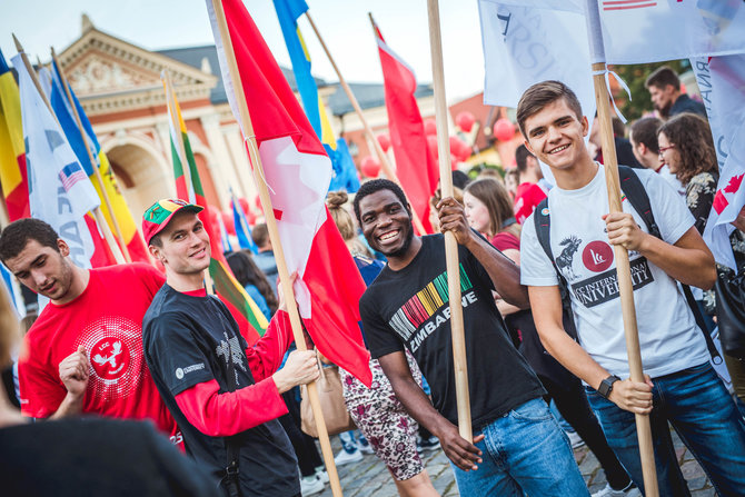 Partnerio nuotr./Akimirkos iš LCC tarptautinio universiteto gyvenimo