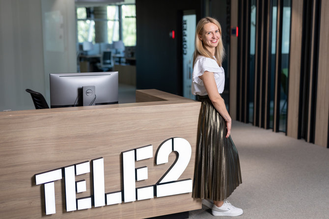 „Tele2" nuotr./Stereotipų nepaisanti Eglė: darbe įkūrė savanorystės projektą, o vakarais į kelią išrieda motociklu