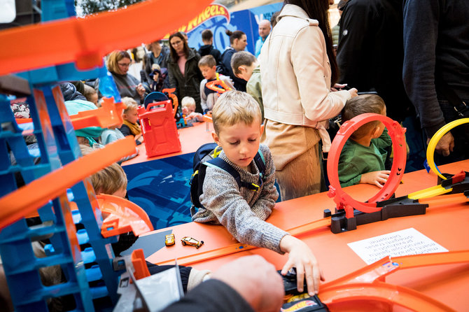 „Vilnius Outlet“ nuotr./„Vilnius Outlet“ – nemokama „Hot Wheels“ žaidimų erdvė, kokios Lietuvoje dar nebuvo