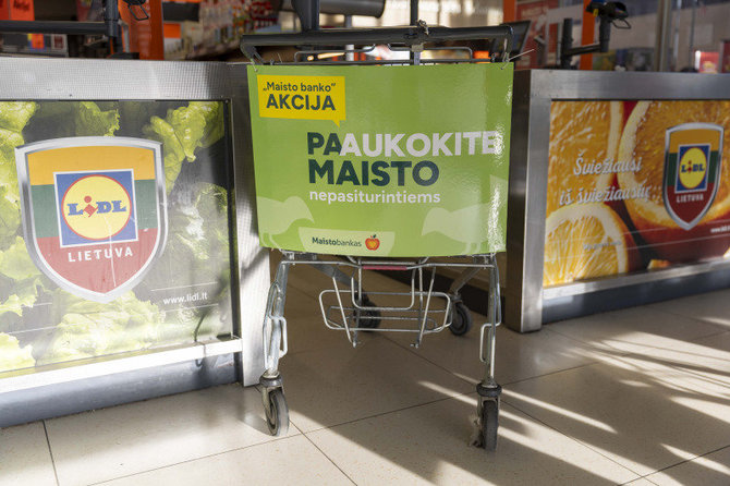 „Lidl“ nuotr./„Lidl“ reguliariai remia „Maisto banką“ įvairiais produktais iš visų parduotuvių nuo 2018 m.