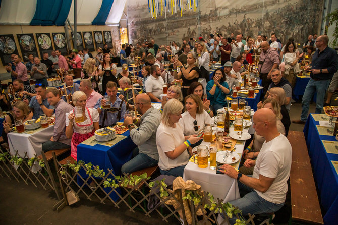 I.Gaižausko nuotr./Kaune praūžė ketvirtasis „Oktoberfestas“: šventę vainikavo išskirtinis karališkosios šeimos atstovų vizitas