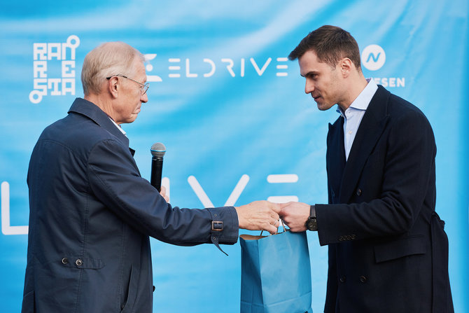 „Eldrive“ nuotr./„Eldrive“ įkrovimo stotelės atidarymas – Senoji Varėna