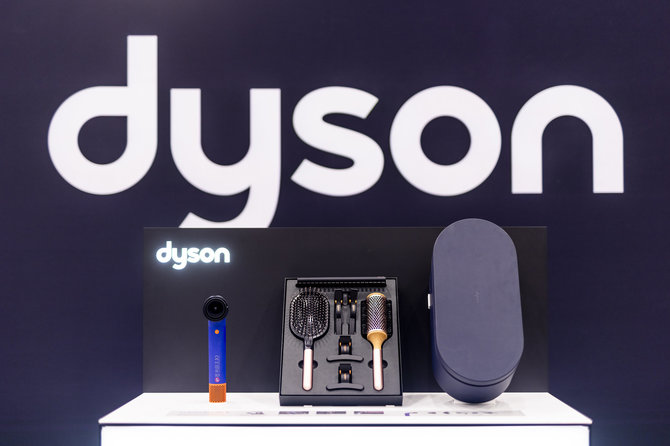 „Dyson“ nuotr./„byAtwins x Dyson“ pristatė revoliucinį įrankį – plaukų džiovintuvą „Supersonic R“