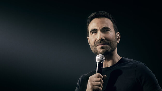 „Telia“ nuotr./„Brettas Goldsteinas. Antras geriausias vakaras jūsų gyvenime“ („Brett Goldstein: The Second Best Night of Your Life“, 2025 m.)