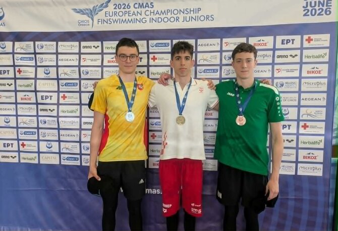Lietuvos povandeninio sporto federacijos nuotr./Lietuvos sportininkas Michail Šiško tapo Europos jaunių plaukimo su pelekais vicečempionu
